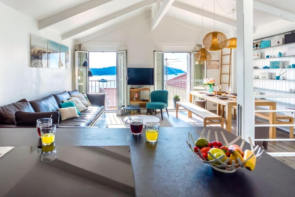 #40 Bright Sea View Suite For 6 2Mins Walk Port & Sea Villefranche-sur-Mer Buitenkant foto